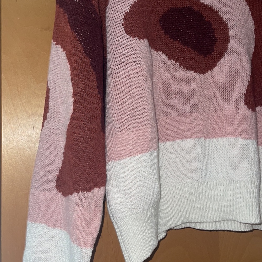 Women’s Patterned Sweater - Picture 2 of 4
